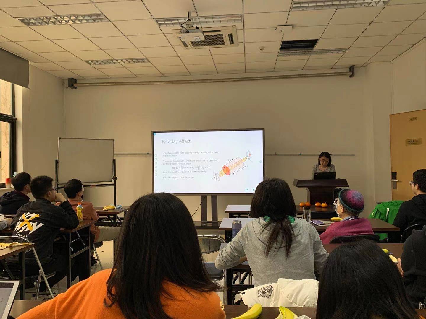 本周大组会与材料学院朱静老师组合开